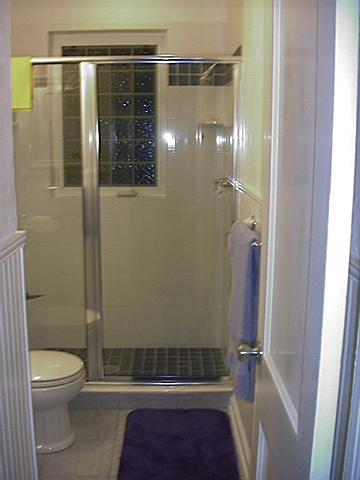bathroom_glassdoor_1231838282_o