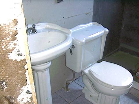 bathroom_newsink_toilet_1230974441_o